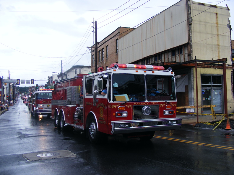 9_11 fire truck paraid 215.JPG